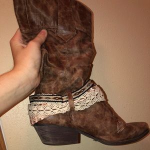 Super cute boots